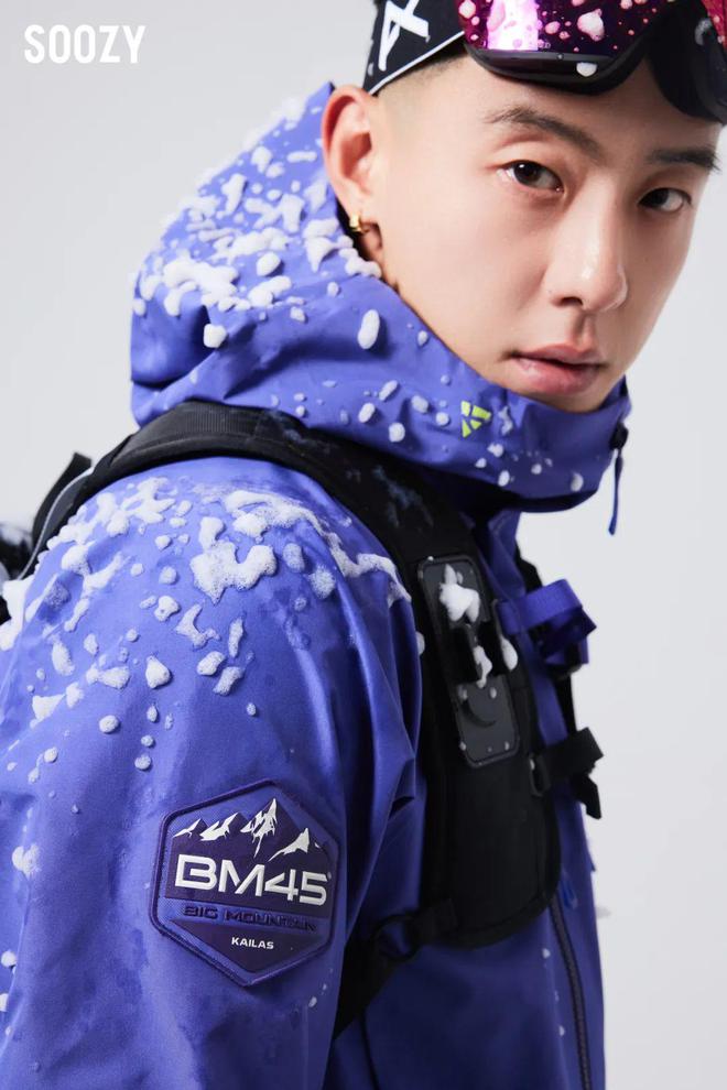 牌！6款男士单板滑雪服推荐尊龙人生就是博滑大雪穿大(图2)