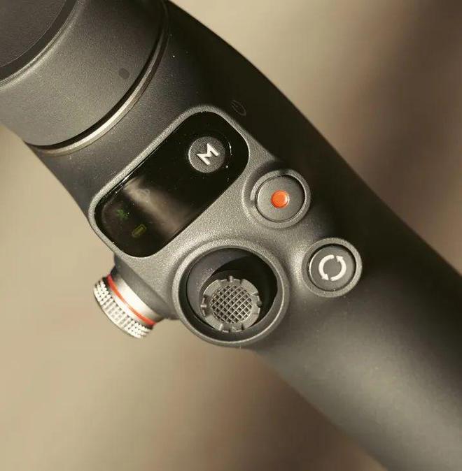 Moblie 7 Pro稳定器首发初体验！尊龙凯时app平台549元！大疆OSMO(图5)
